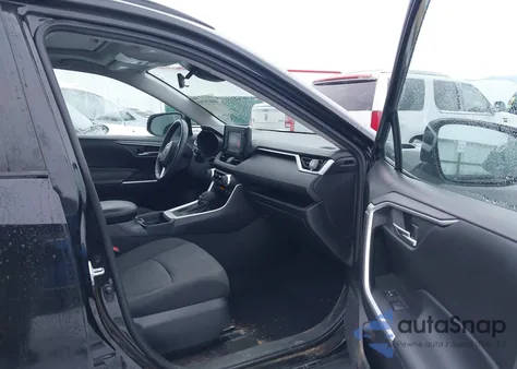 2021 Toyota Rav4 Xle z USA, uszkodzony, nr VIN 2T3P1RFV3MC243209